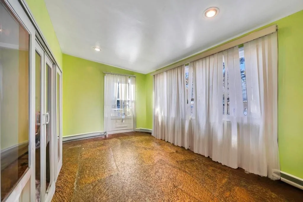 Photo of 82 Royal Drive