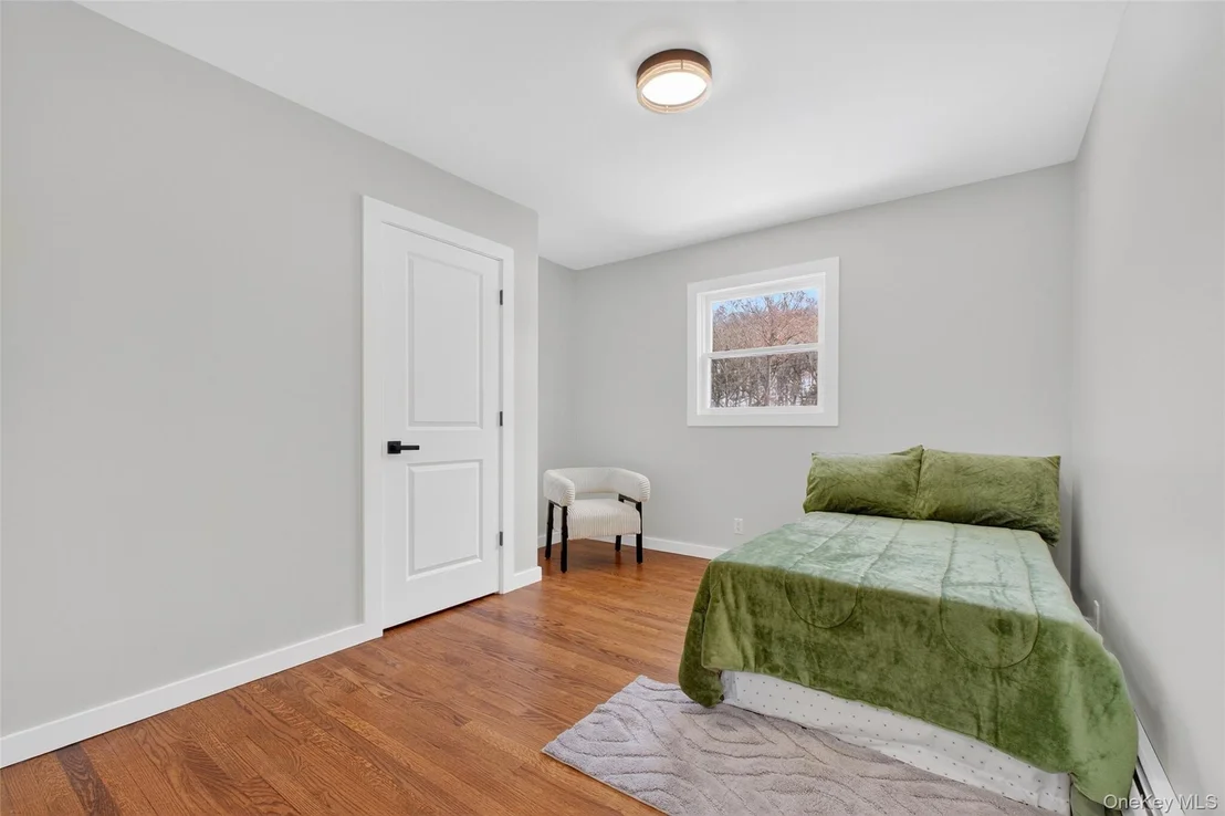 Photo of 74 Roosevelt Road