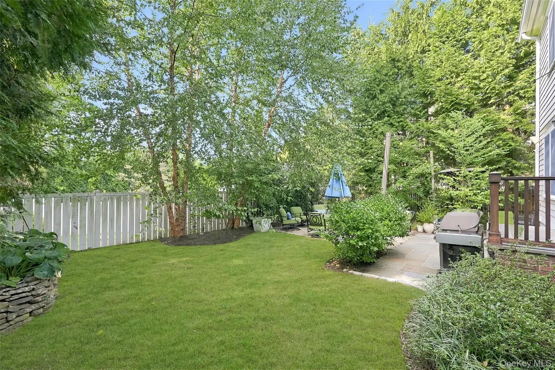 Photo of 102 Florence Avenue