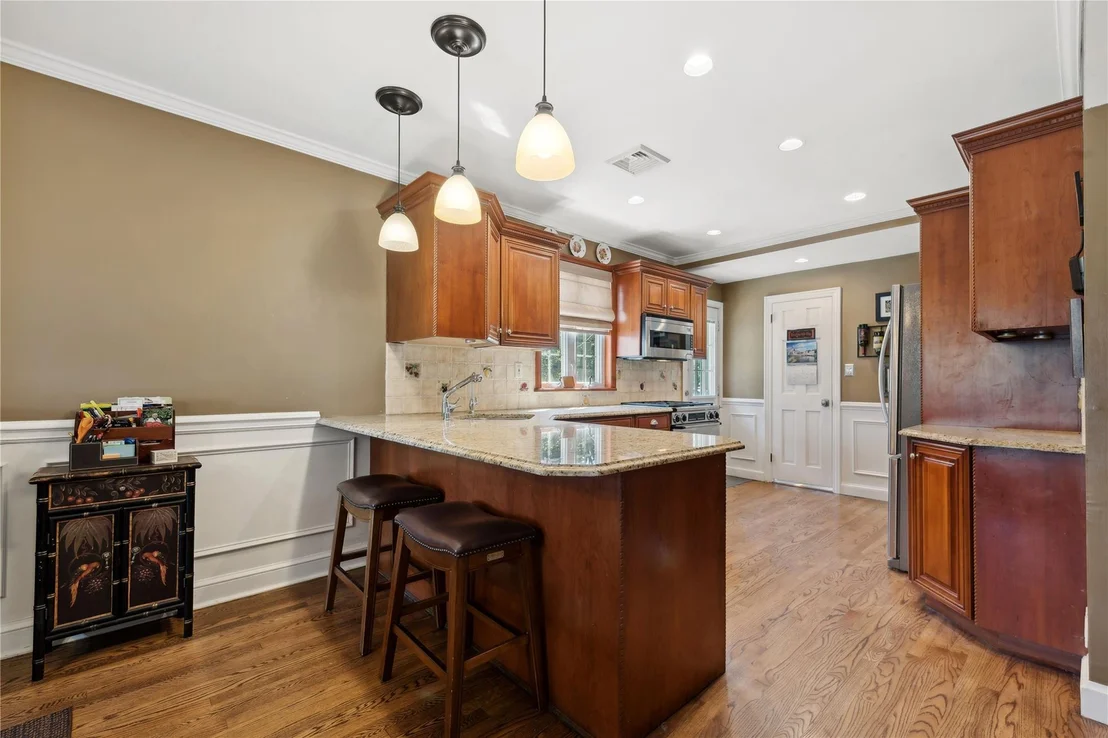 Photo of 2 Lake Drive N