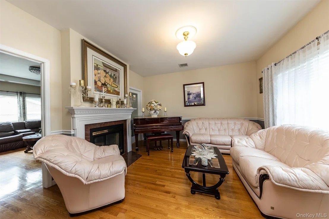 Photo of 102 Davison Avenue