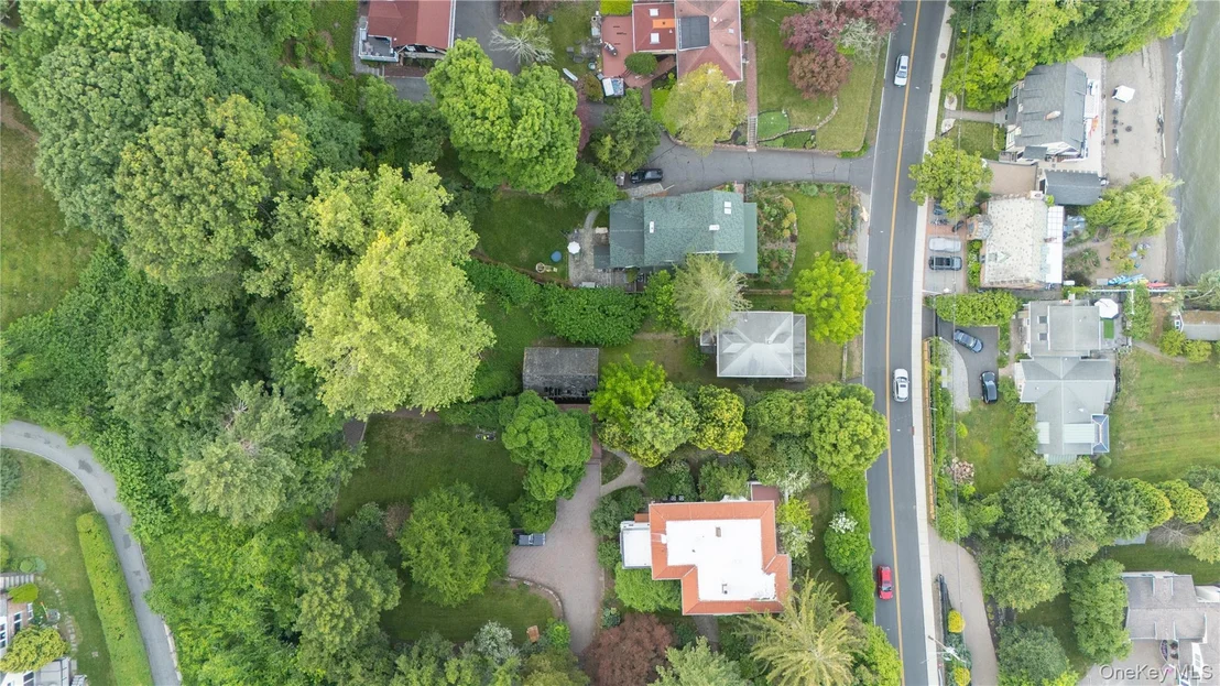 Photo of 25 River Road