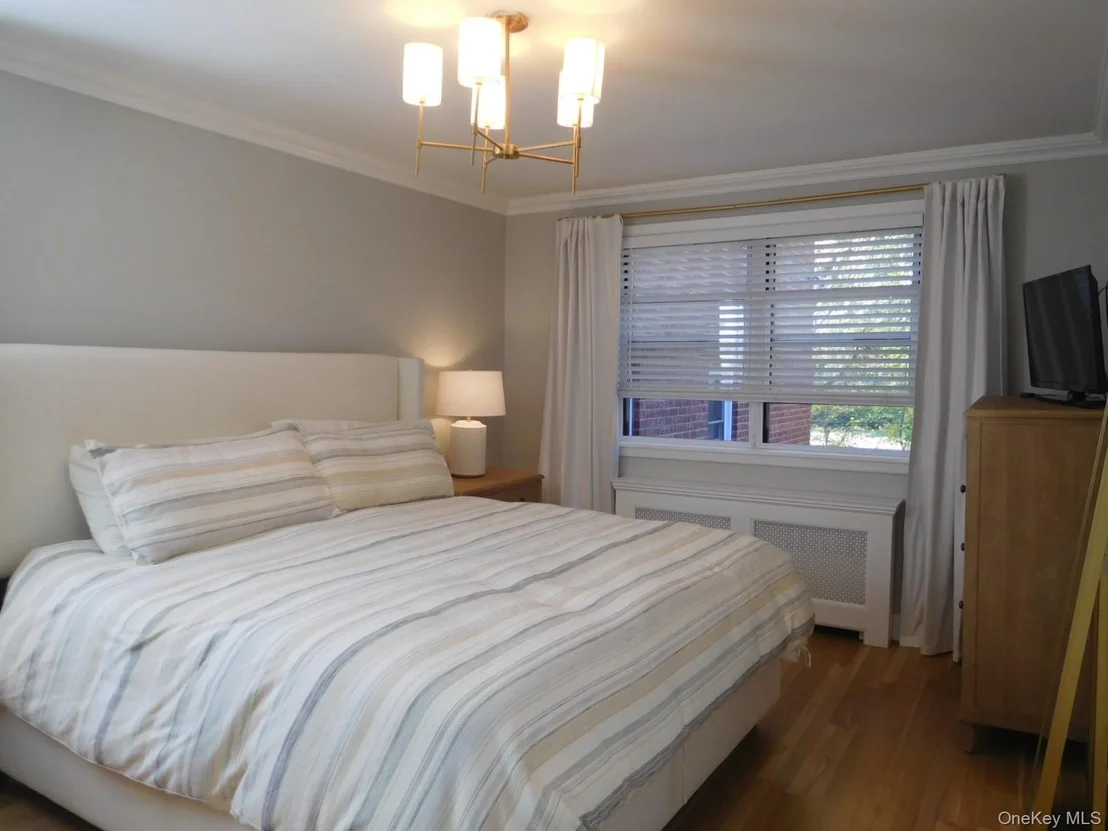 Photo of Unit A at 80 Oregon Avenue