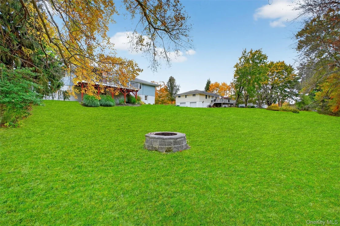 Photo of 69 Round Hill Road