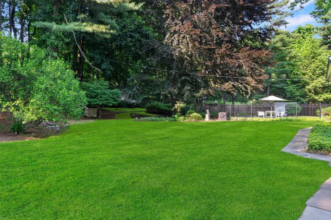 Photo of 150 Kingwood Park