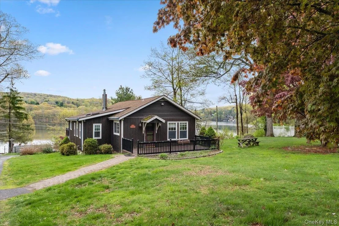 Photo of 4 Beachway Drive