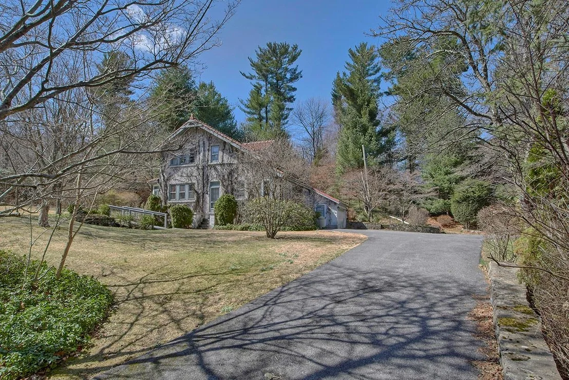 Photo of 10 Leroy Place