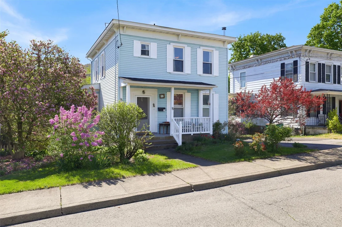 Photo of 15 Davis Street