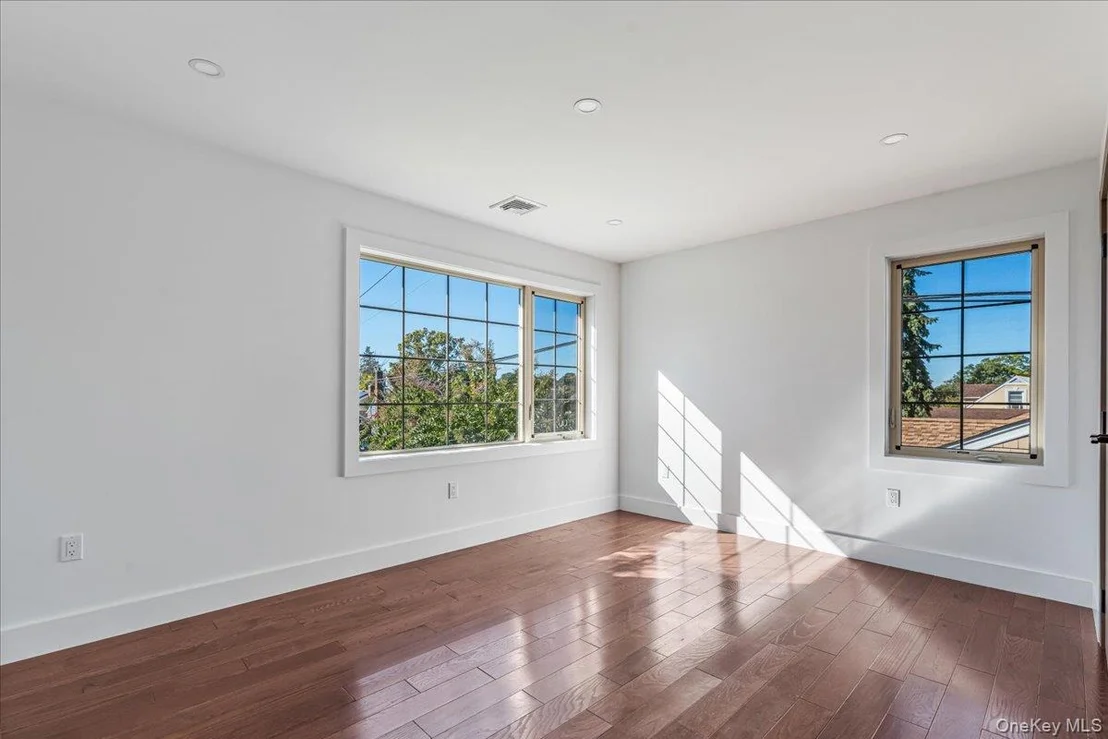 Photo of 740 Willow Road