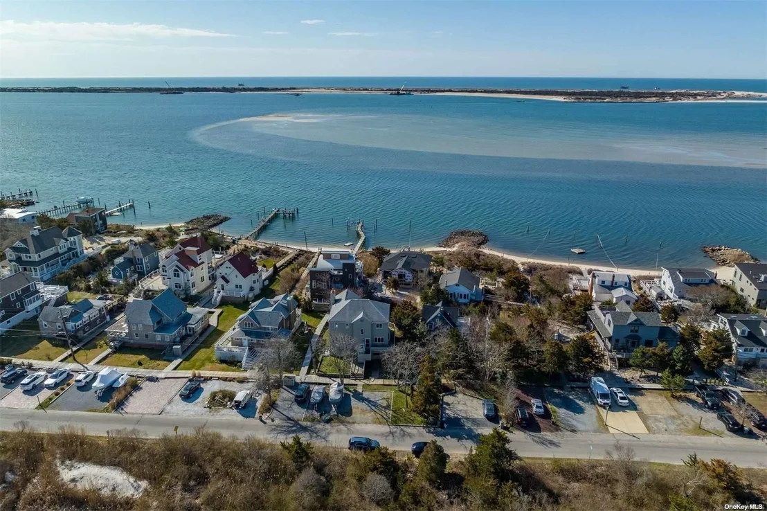 Photo of 85 Oak Beach Road