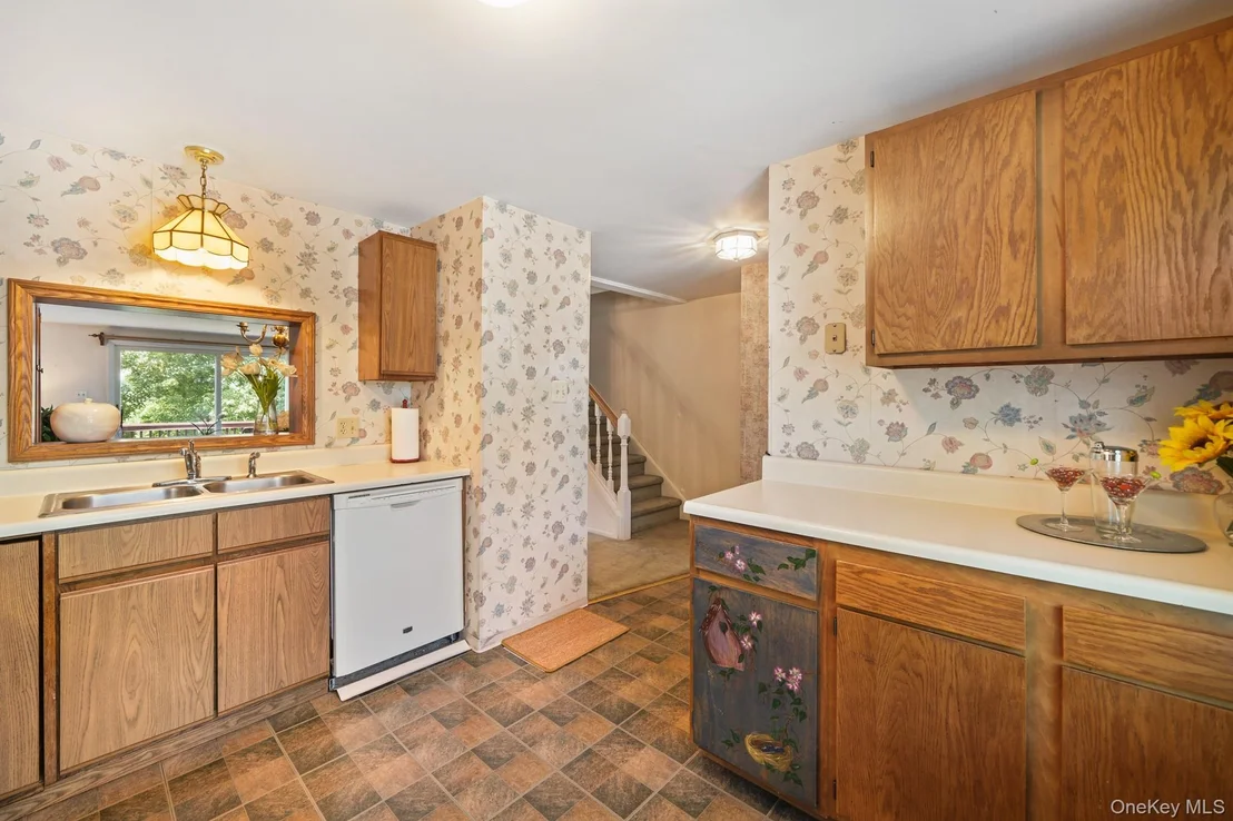 Photo of 105 Williamsburg Drive