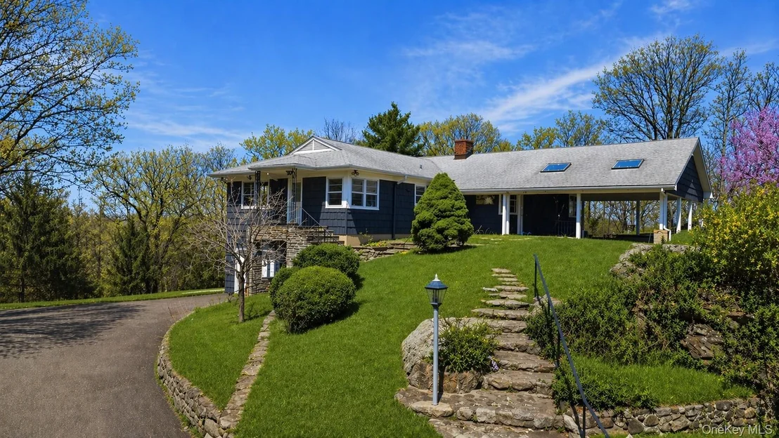 Photo of 27 Allapartus Circle