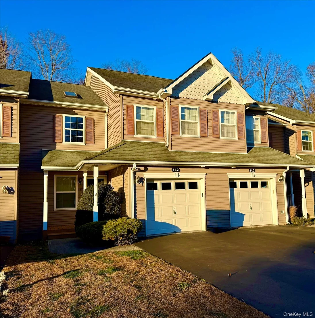 Photo of 142 Pinebrook Drive