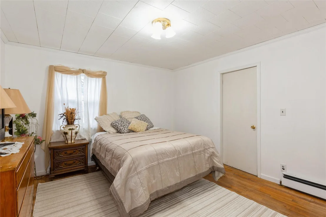 Photo of 97 Pine Neck Avenue