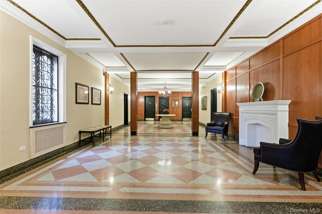 Photo of Unit 2A at 25 Parkview Avenue