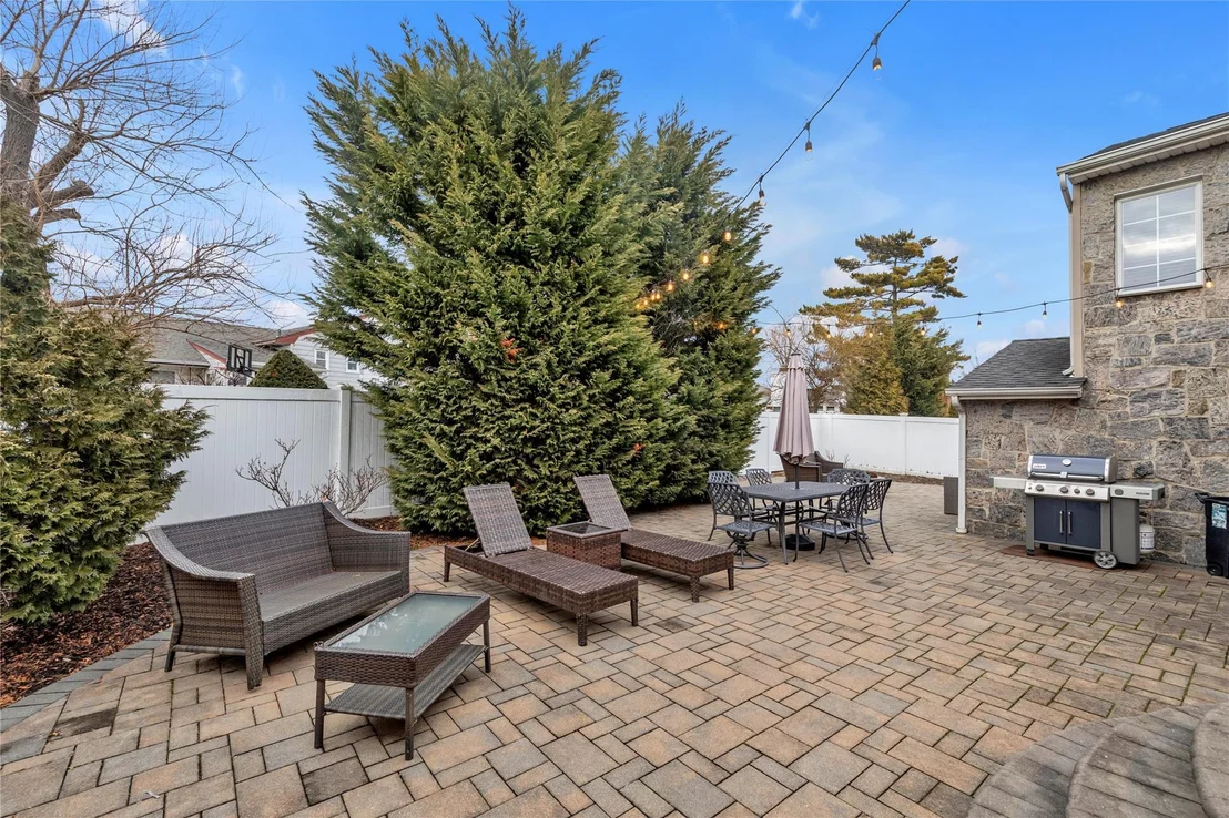 Photo of 355 Divot Road