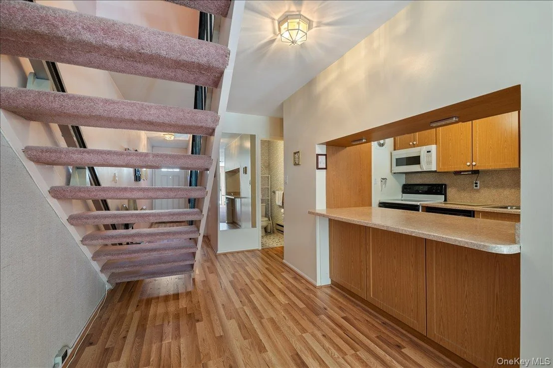 Photo of Unit 607 at 2355 Pershing Boulevard
