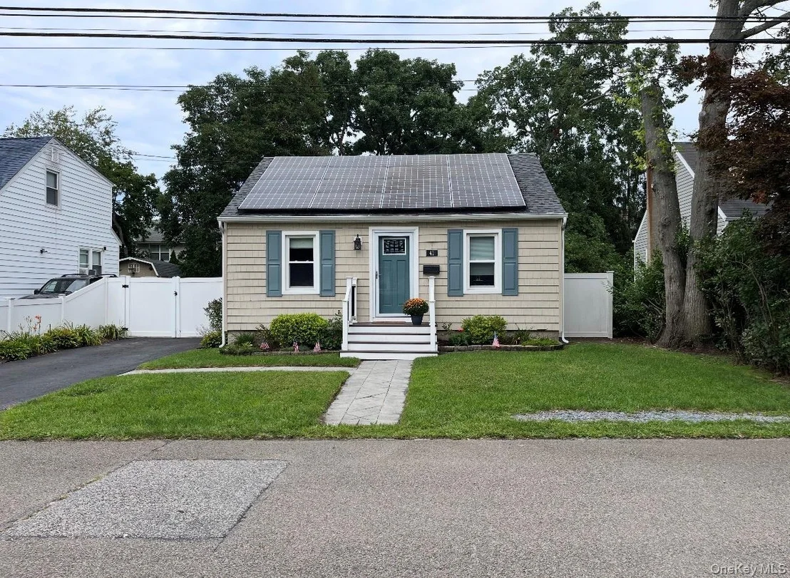 Photo of 41 W 6th Street