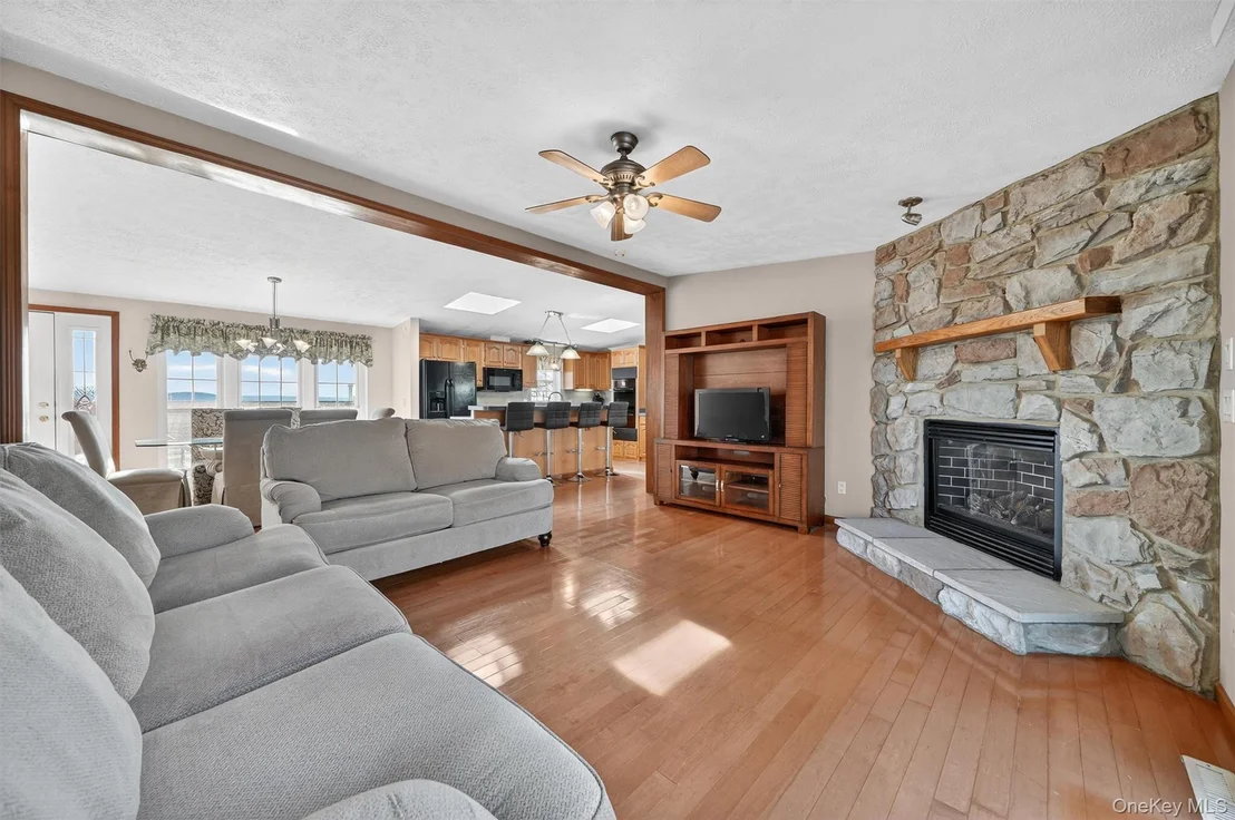 Photo of 31 Thamsen Drive