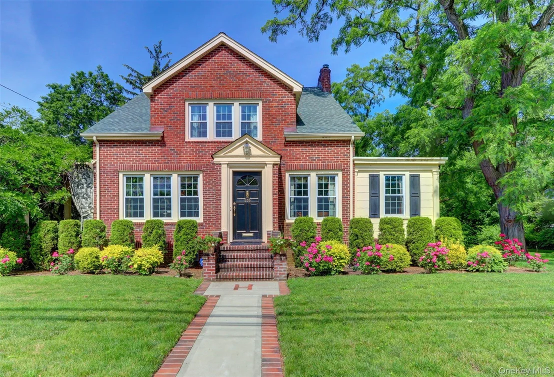 Photo of 205 hempstead Avenue