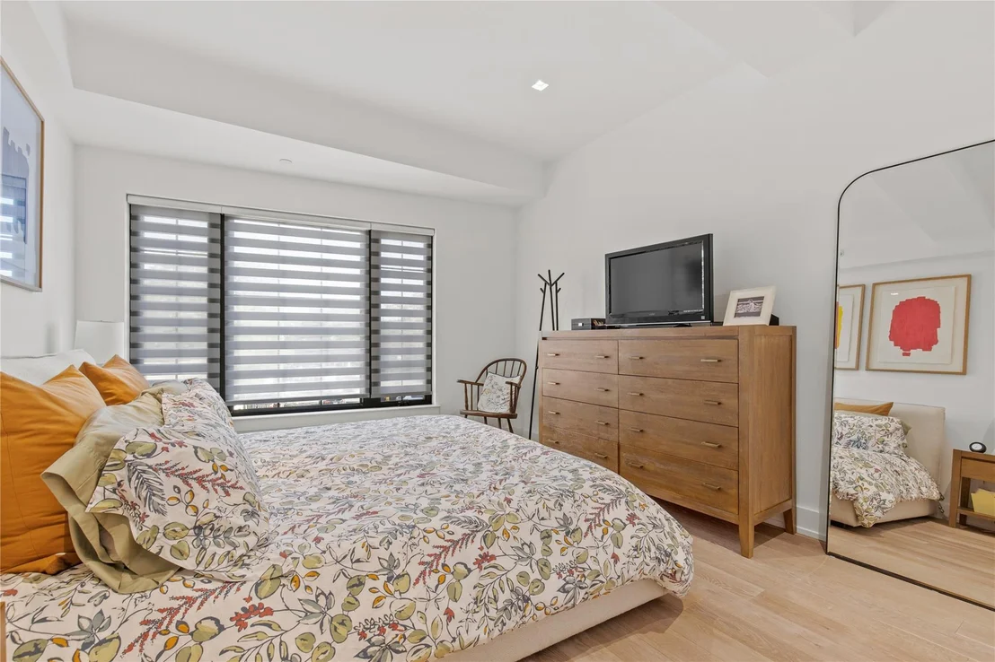 Photo of Unit 2B at 100 Pondfield Road
