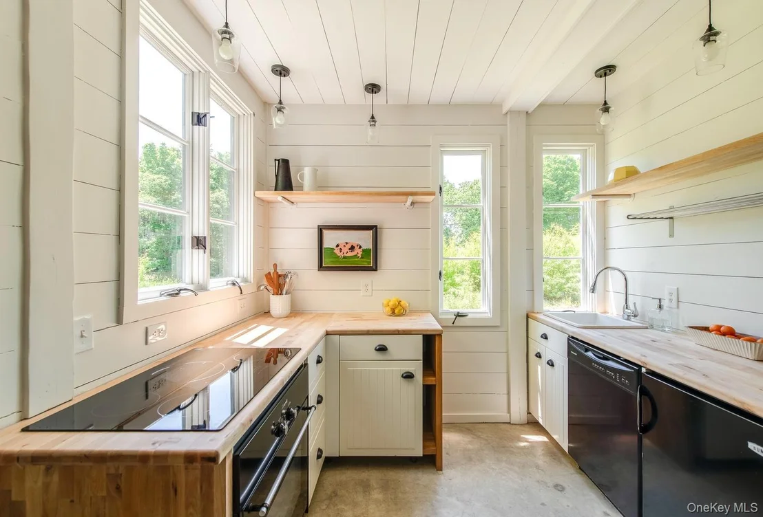 Photo of 275 Pitts Road