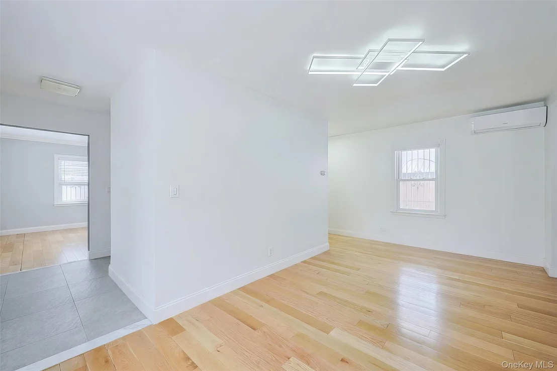 Photo of 32-02 Murray Lane