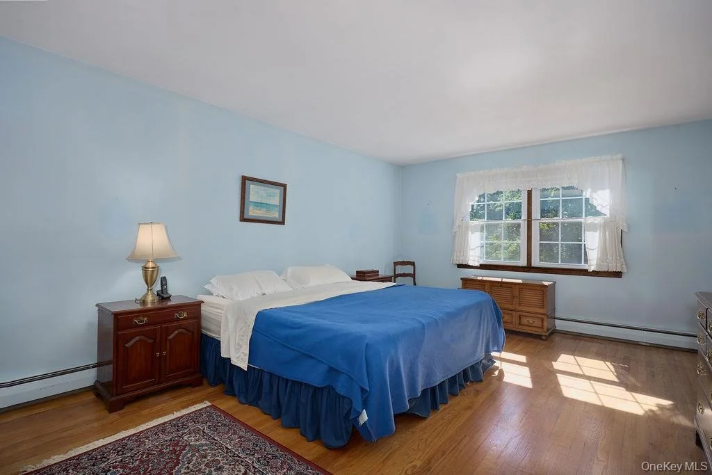 Photo of 10 Stoutenburgh Drive