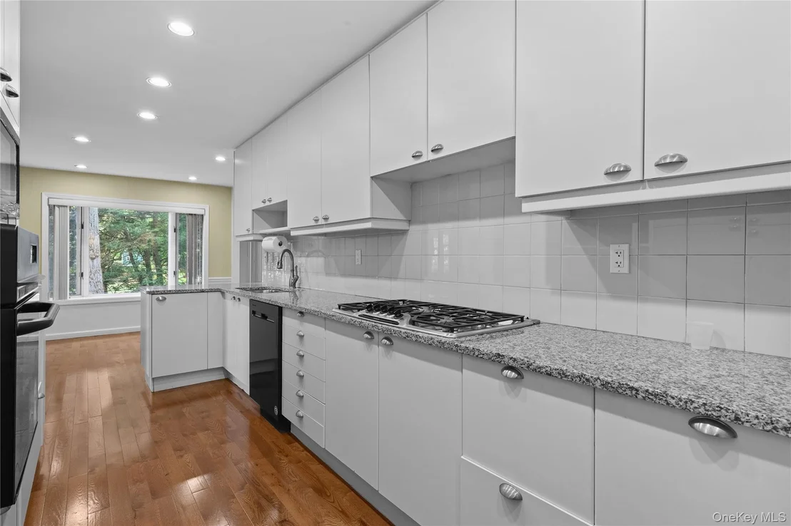 Photo of 21 Iroquois Trail