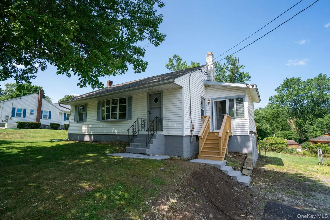 Photo of 601 Lakeside Road