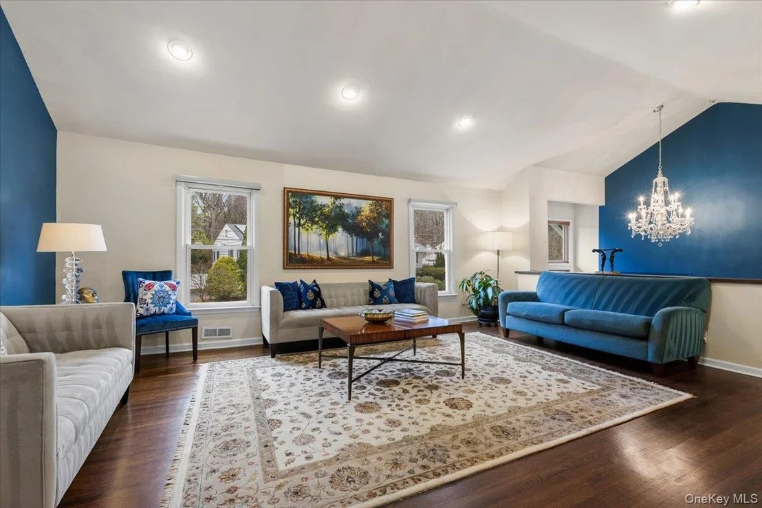 Photo of 14 Edgemont Circle
