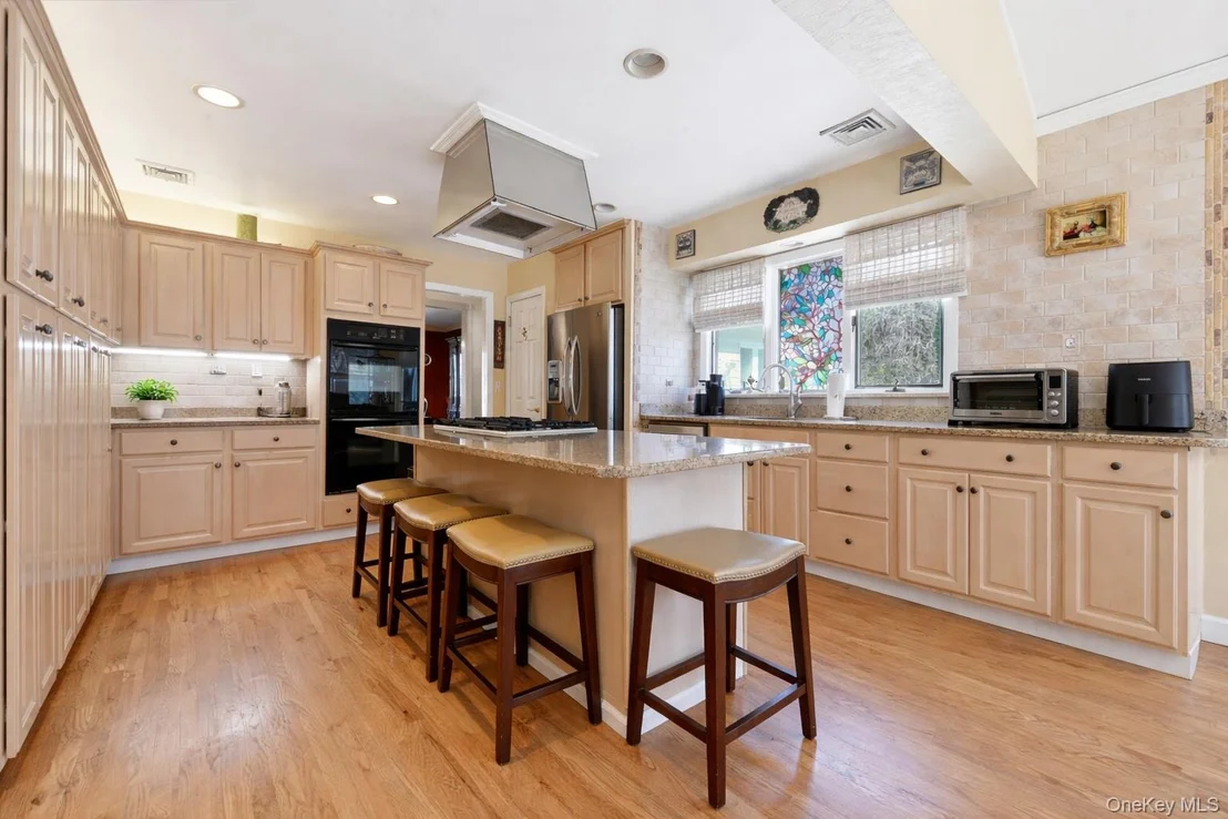 Photo of 8 Penn Drive