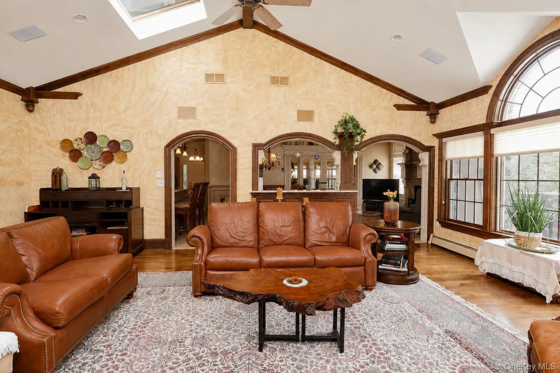 Photo of 10 Sutherland Drive