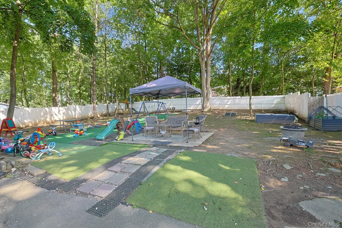 Photo of 42 Streit Avenue