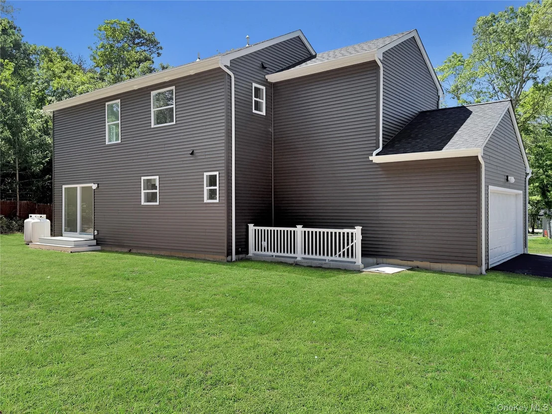 Photo of 120 River Road