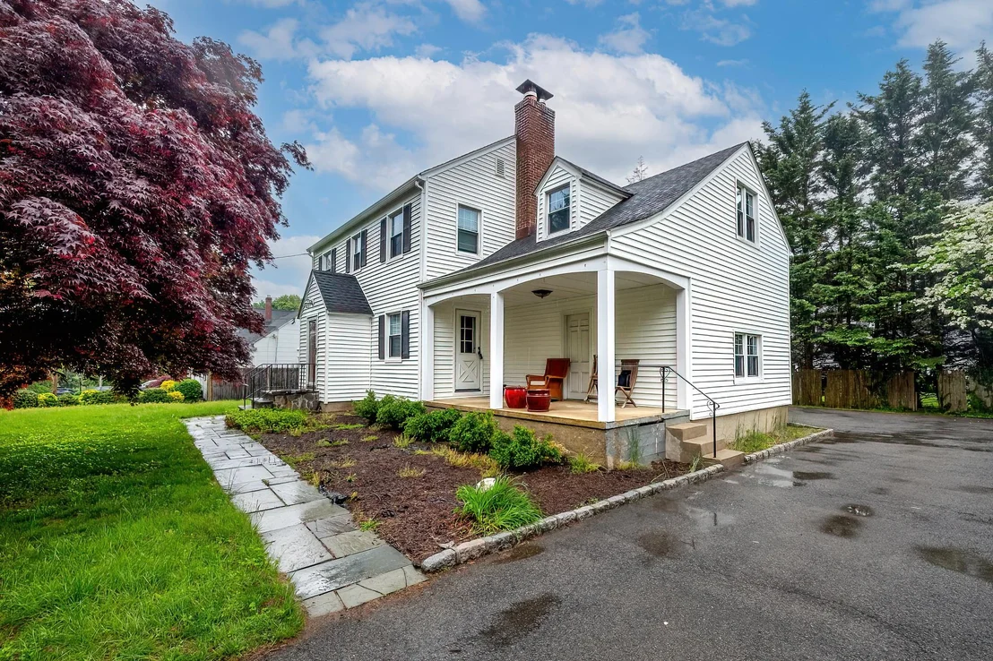 Photo of 545 Ridgeway