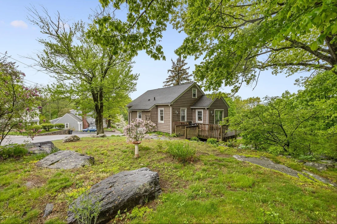 Photo of 803 Oakwood Drive