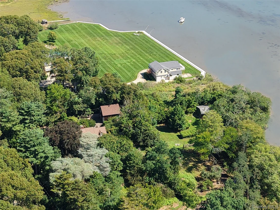 Photo of 75 Old Field Road