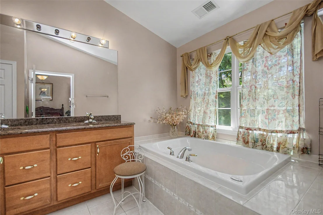 Photo of 760 Huntington Drive