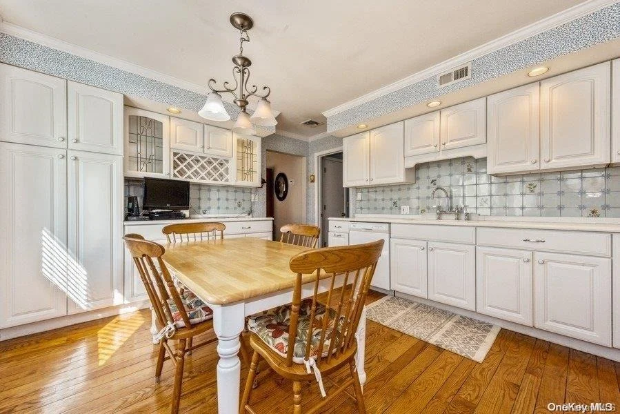 Photo of 1577 Argyle Road