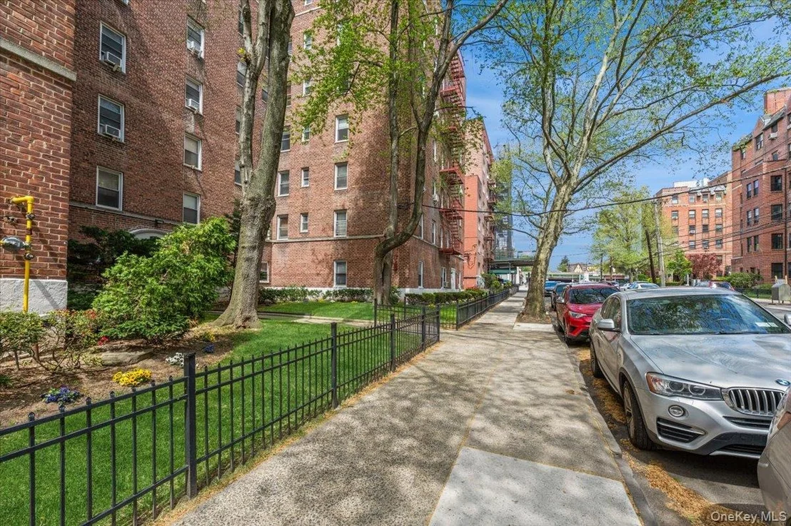 Photo of Unit 4D at 821 Bronx River Road