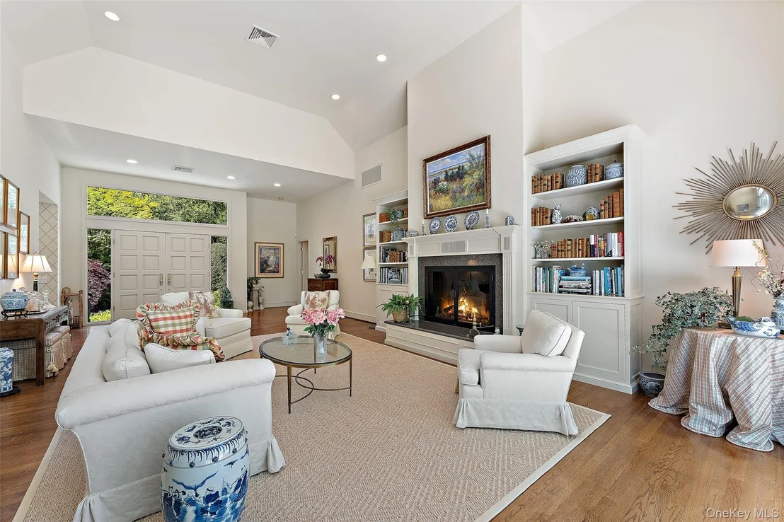 Photo of 9 Purchase Hills Drive