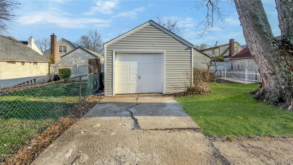 Photo of 224 Windsor Parkway