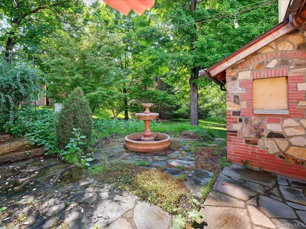 Photo of 121 Valley Farm Road