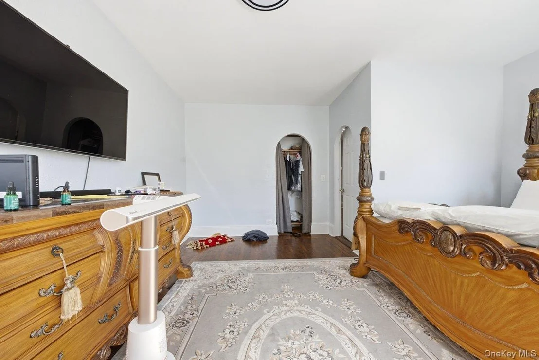 Photo of 1328 Teller Avenue