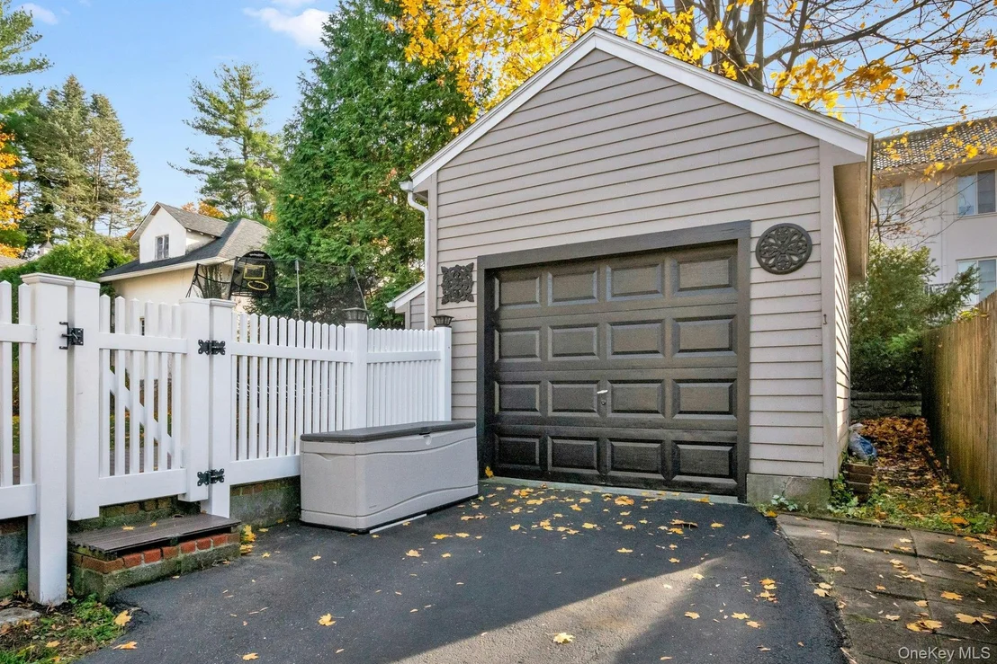 Photo of 8 Eldridge Avenue