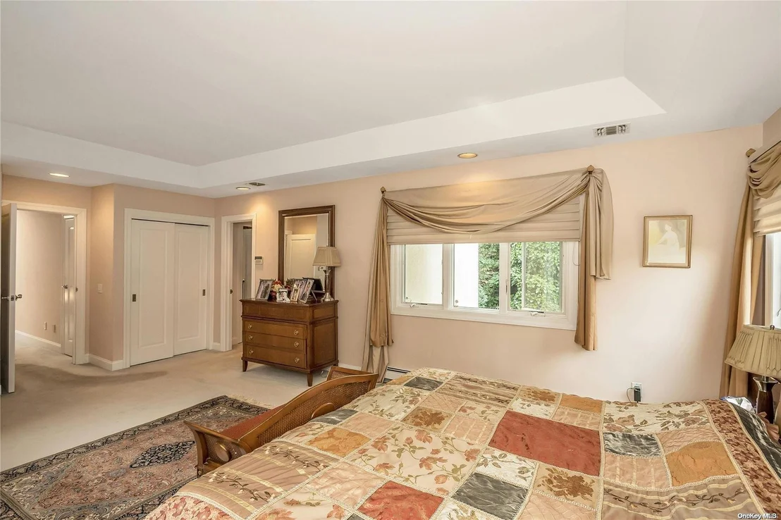 Photo of 35 Center Drive