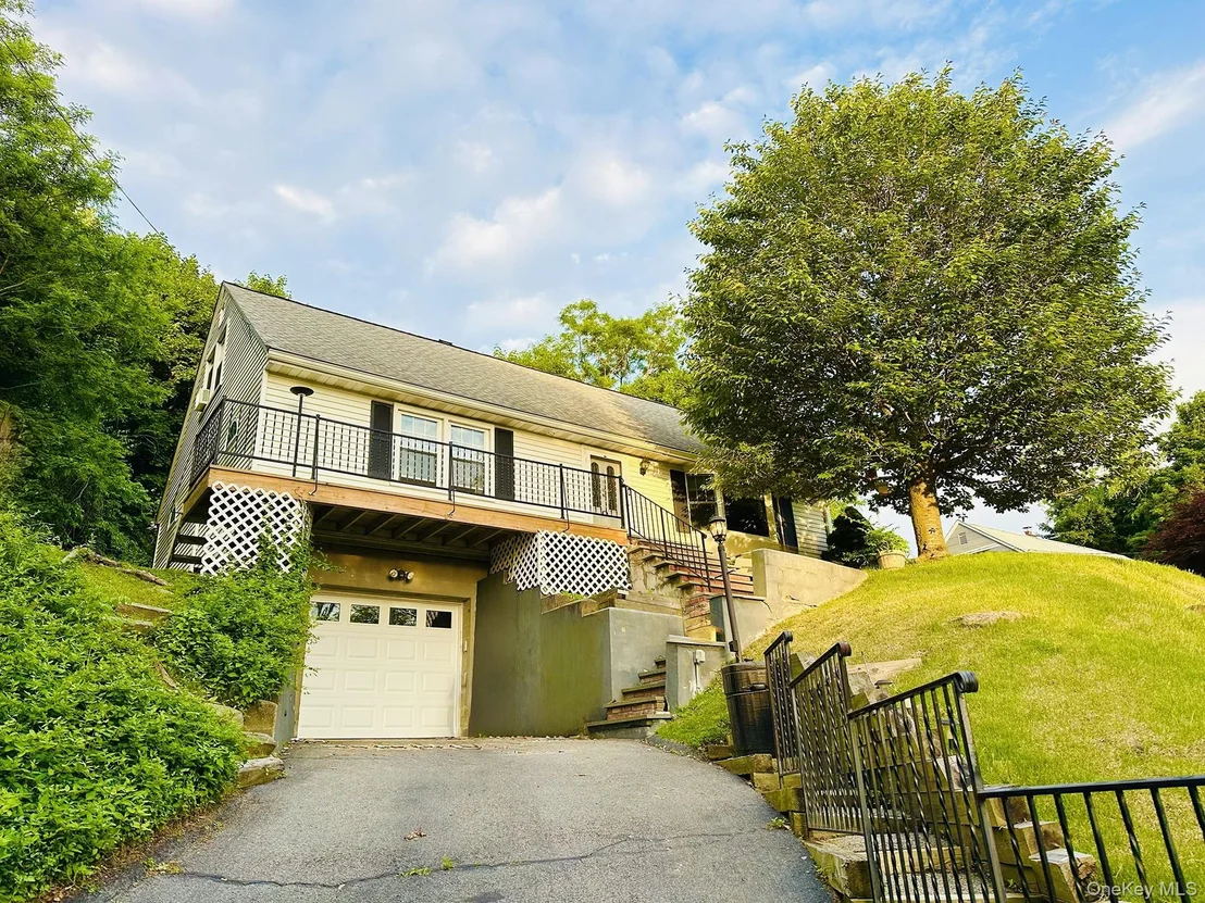 Photo of 5 Meadowbrook Drive