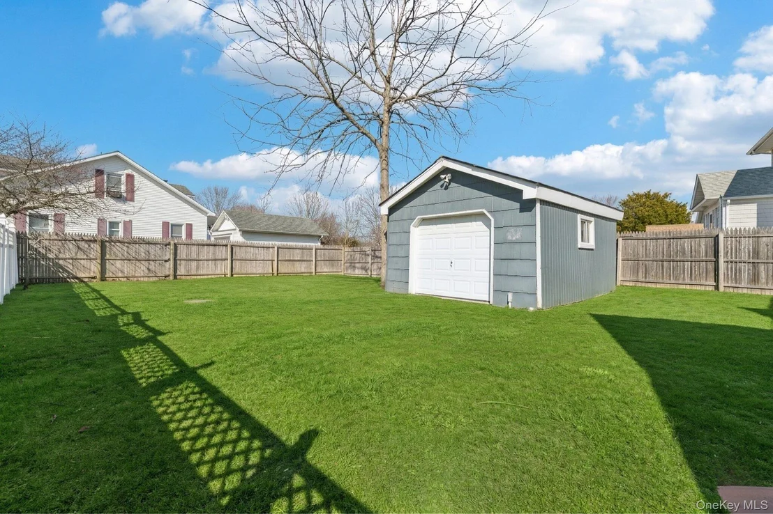 Photo of 72 Waverly Avenue