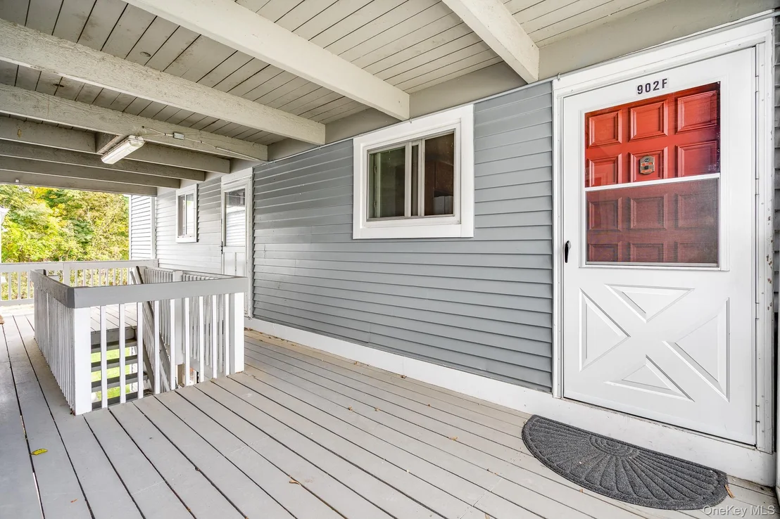 Photo of Unit F at 902 Commons Way